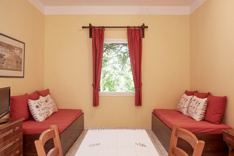 Spetses Retreat Accommodation Exterior photo