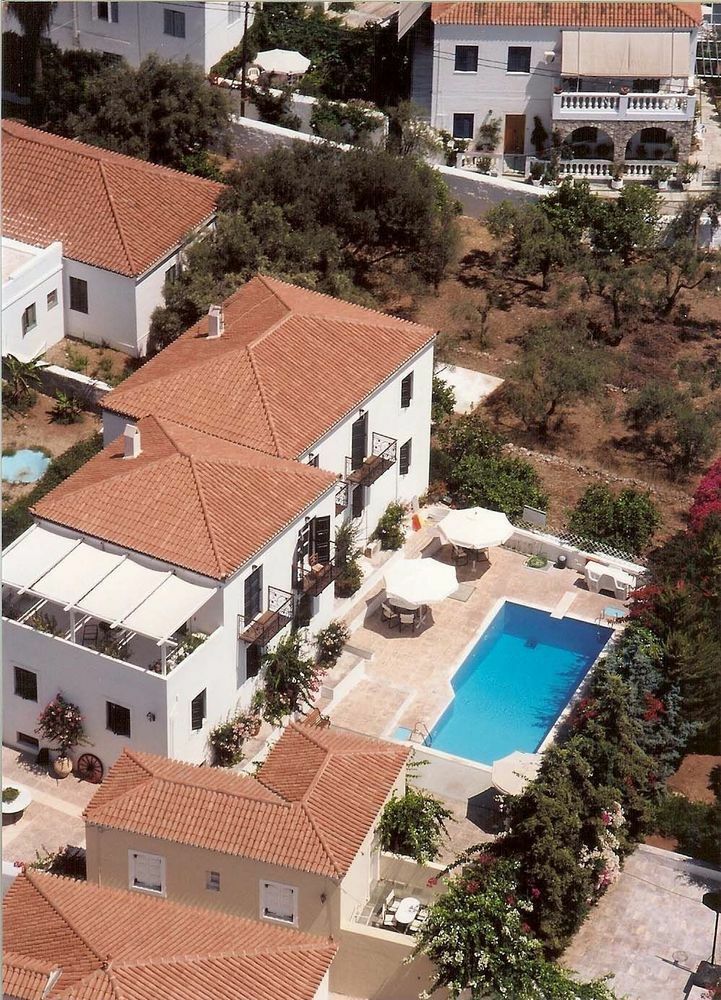 Spetses Retreat Accommodation Exterior photo